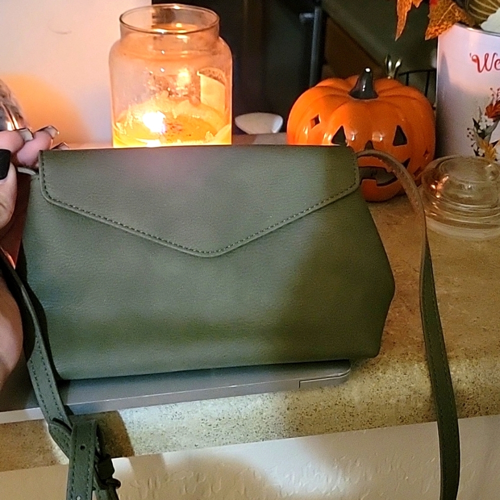 Euc Universal Thread Co. Mini Bag. - image 1